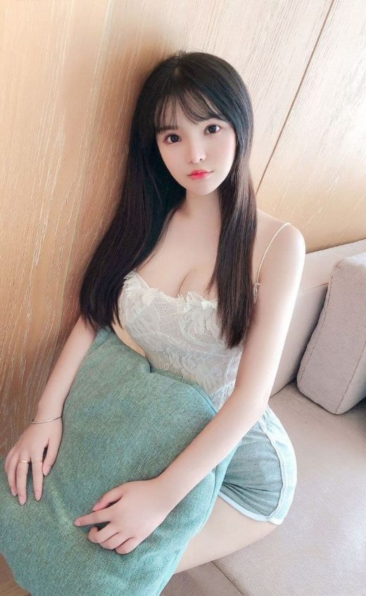 美女比基尼游泳图片高清